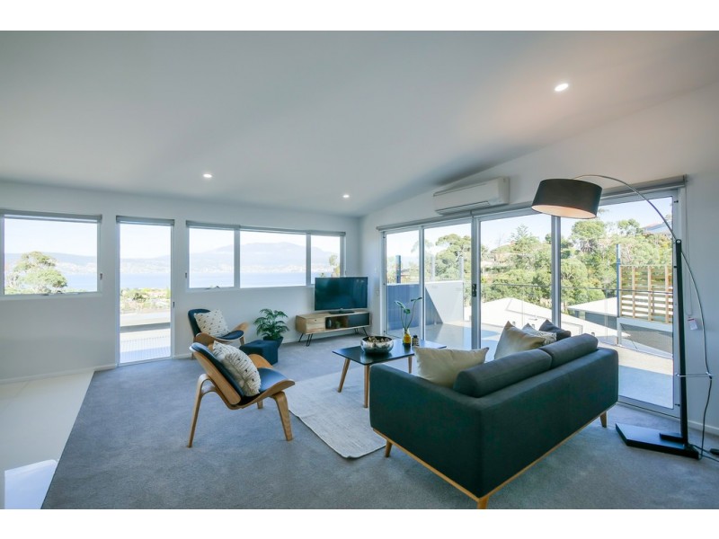 1/8 Vienne Drive, Howrah TAS 7018