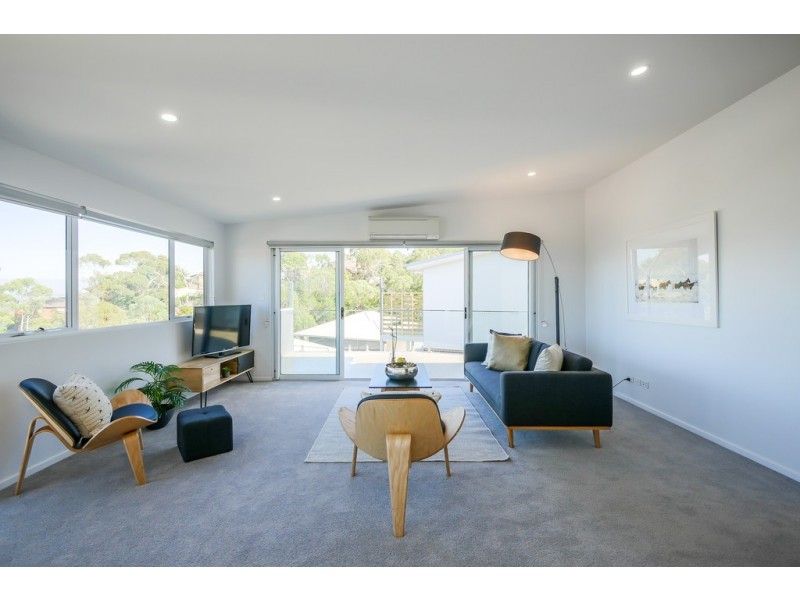 1/8 Vienne Drive, Howrah TAS 7018