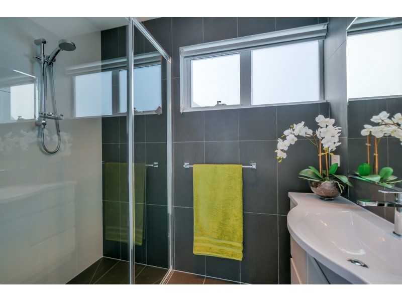 1/8 Vienne Drive, Howrah TAS 7018