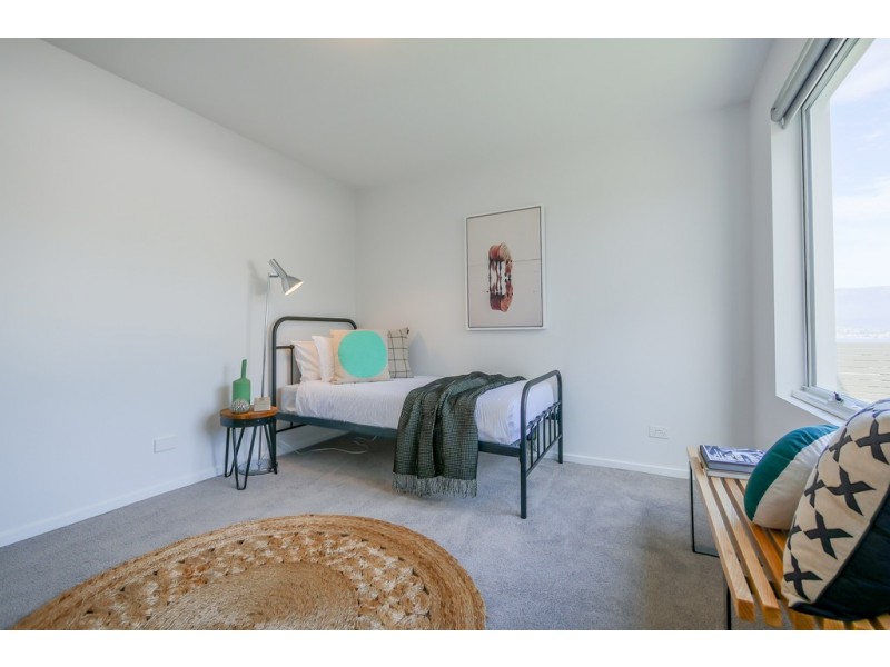 1/8 Vienne Drive, Howrah TAS 7018