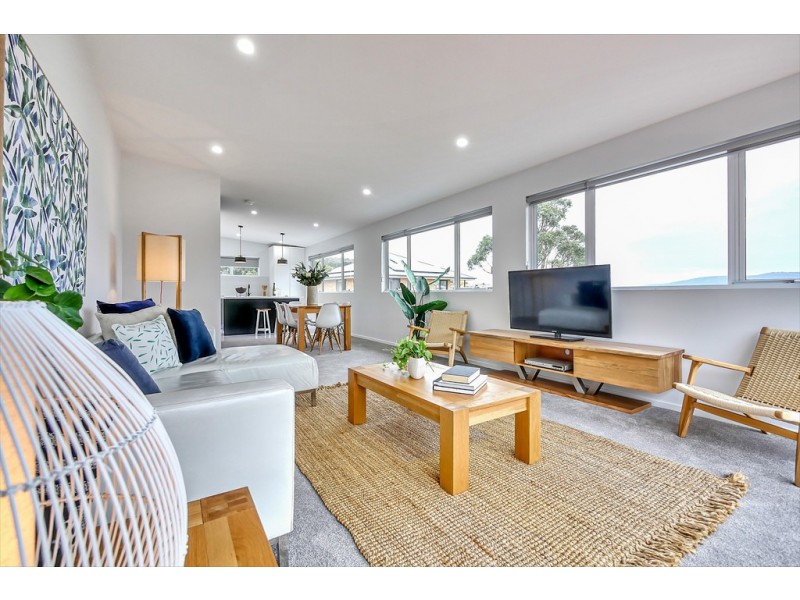 3/8 Vienne Drive, Howrah TAS 7018