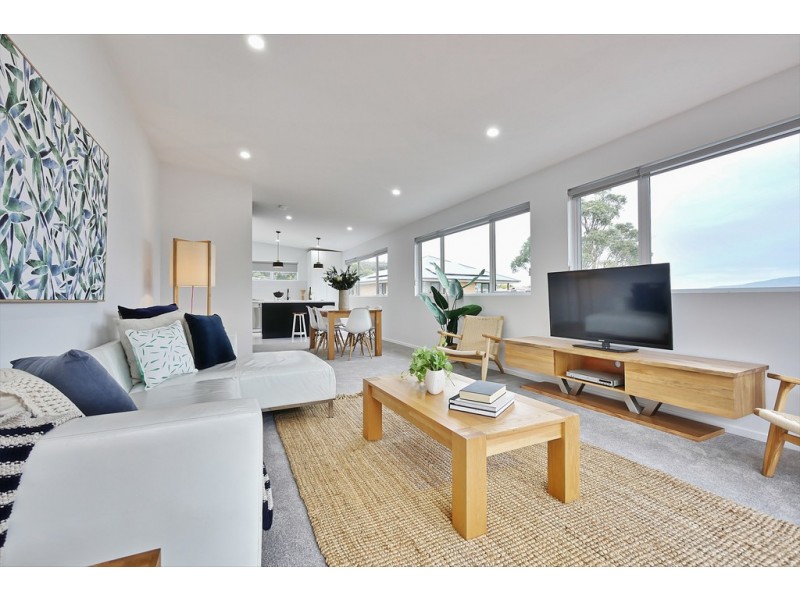 3/8 Vienne Drive, Howrah TAS 7018