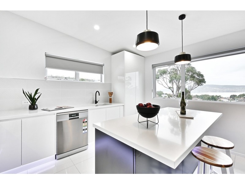 3/8 Vienne Drive, Howrah TAS 7018