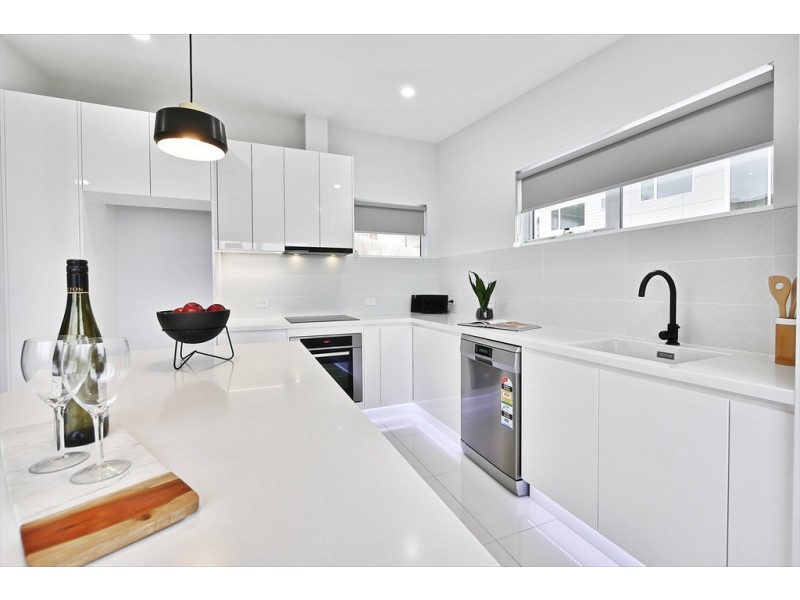 3/8 Vienne Drive, Howrah TAS 7018