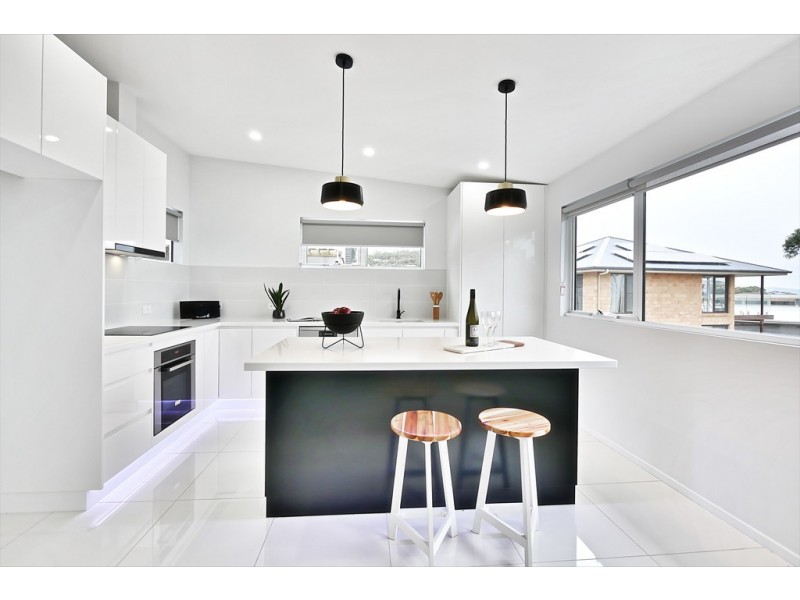 3/8 Vienne Drive, Howrah TAS 7018