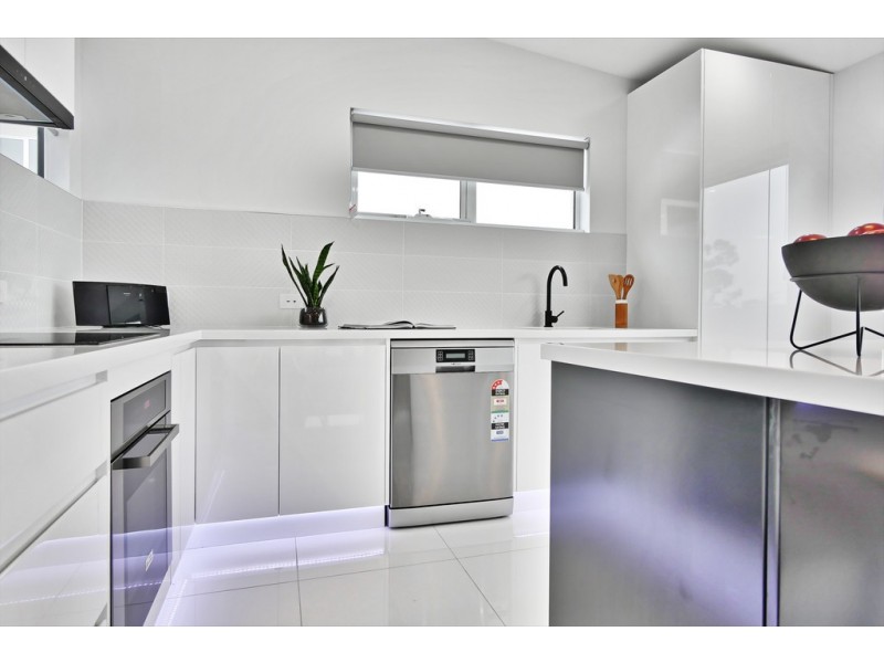 3/8 Vienne Drive, Howrah TAS 7018
