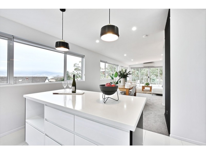 3/8 Vienne Drive, Howrah TAS 7018