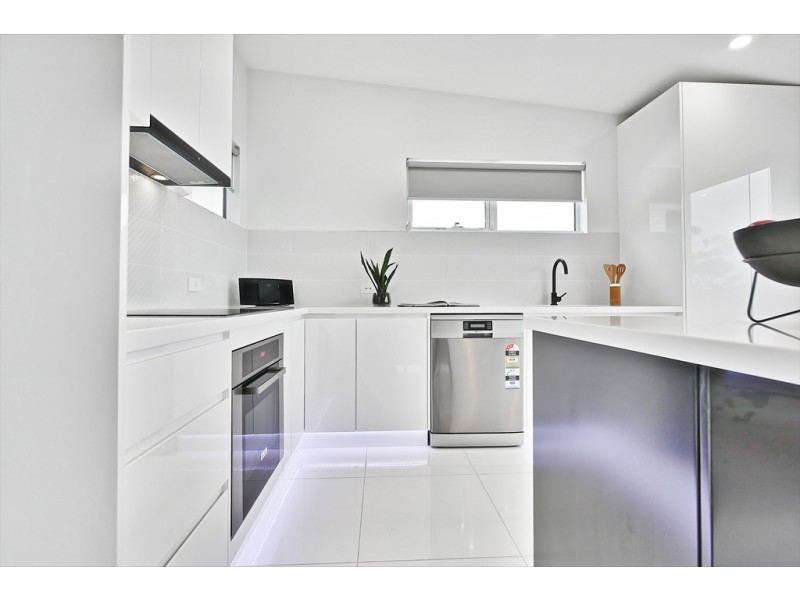3/8 Vienne Drive, Howrah TAS 7018