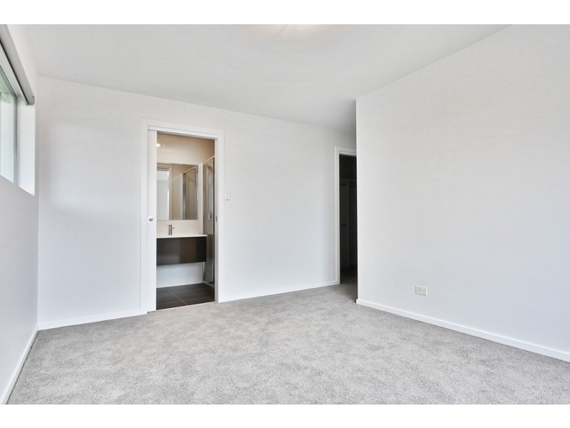 3/8 Vienne Drive, Howrah TAS 7018
