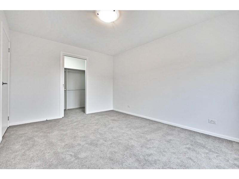3/8 Vienne Drive, Howrah TAS 7018