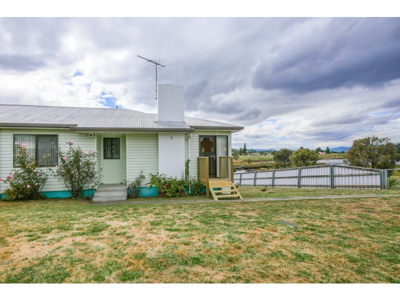 6 Curlew Parade, Claremont TAS 7011