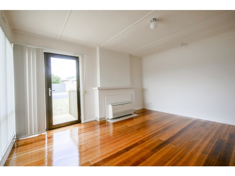 6 Curlew Parade, Claremont TAS 7011