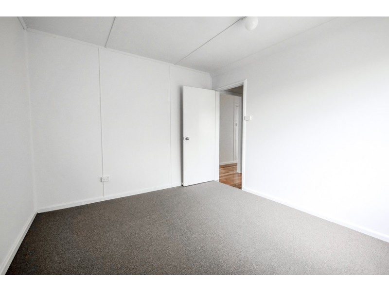 6 Curlew Parade, Claremont TAS 7011