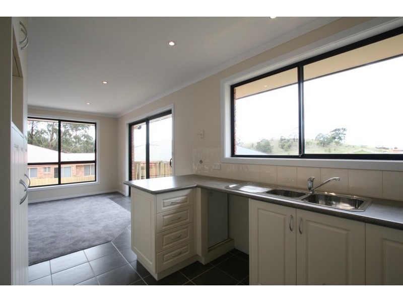 1/142 Branscombe Road, Claremont TAS 7011