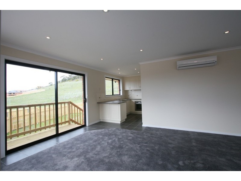 1/142 Branscombe Road, Claremont TAS 7011
