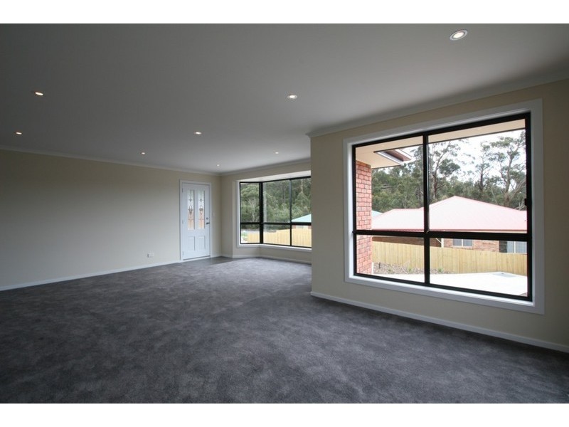 1/142 Branscombe Road, Claremont TAS 7011