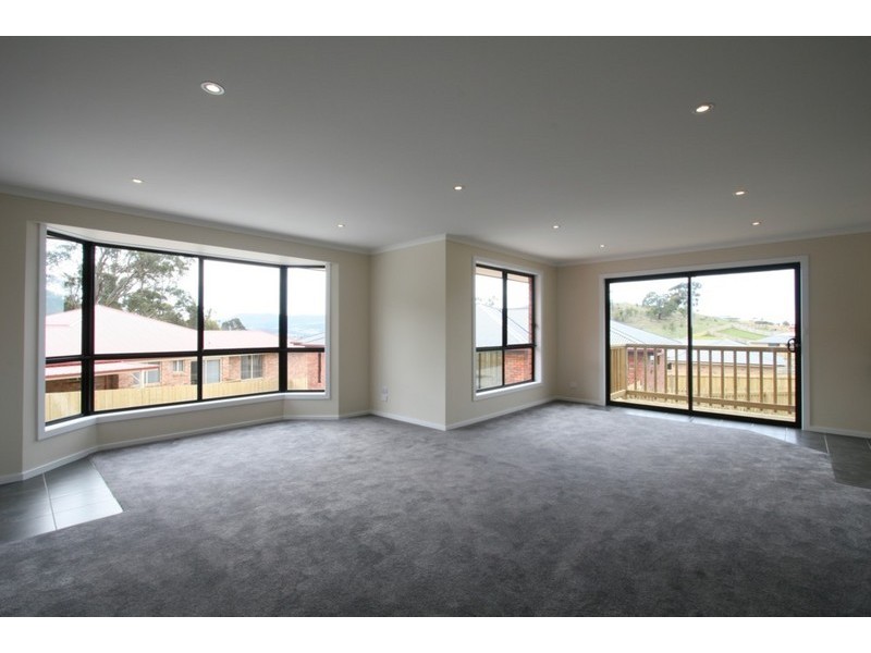1/142 Branscombe Road, Claremont TAS 7011