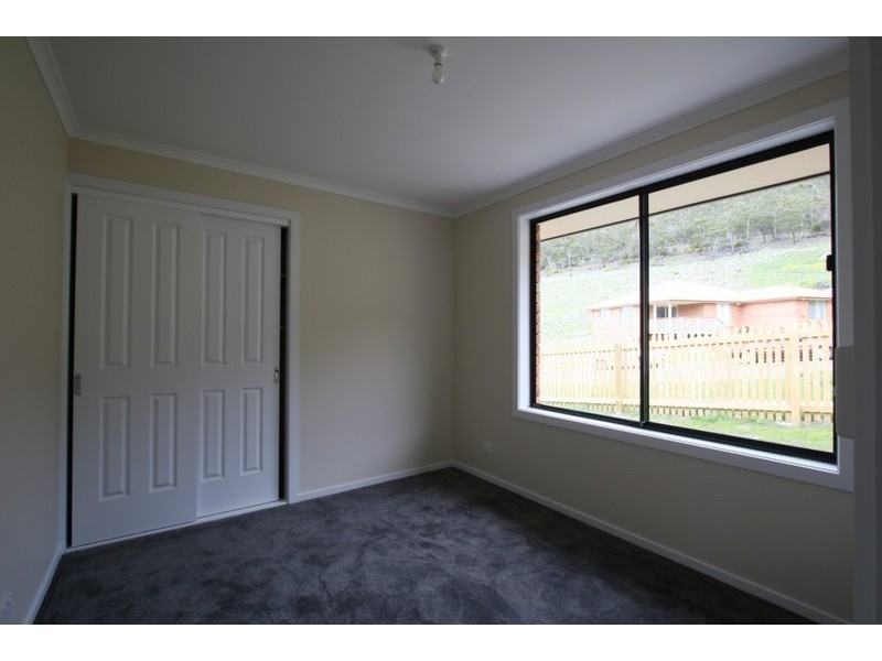1/142 Branscombe Road, Claremont TAS 7011