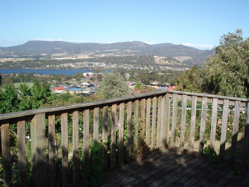 6 Newitt Drive, Austins Ferry TAS 7011