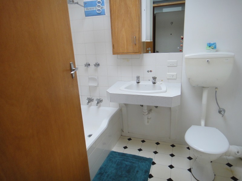 10/10 Ballawinnie Road, Lindisfarne TAS 7015