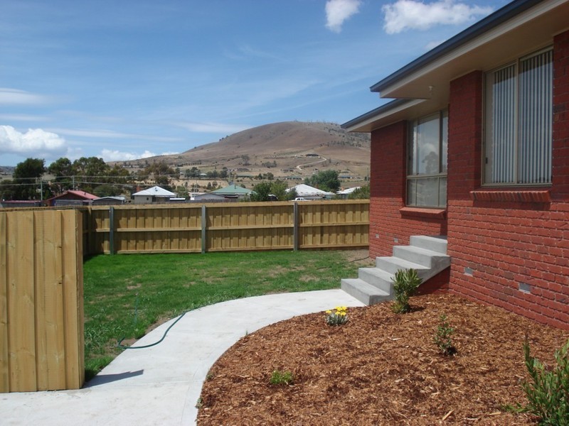 2/7 Phemie Court, Brighton TAS 7030