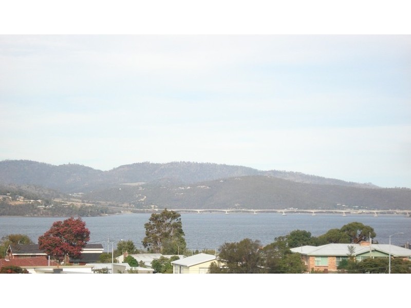 15 Pekurn Crescent, Berriedale TAS 7011