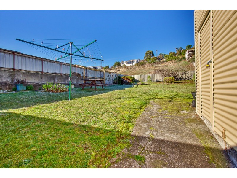 New Norfolk TAS 7140