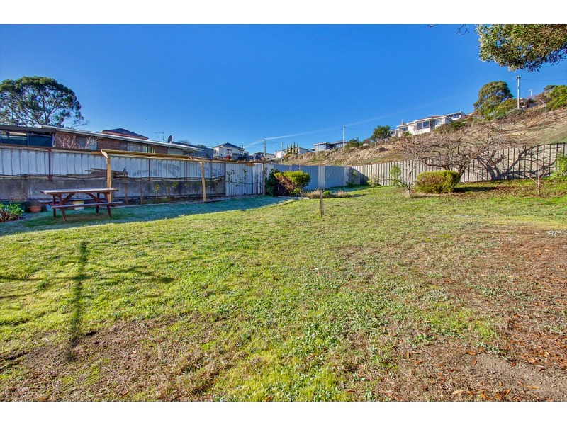 New Norfolk TAS 7140