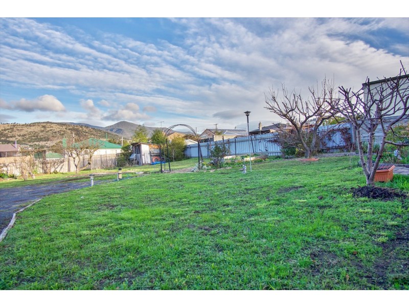 14 Dean Street, New Norfolk TAS 7140