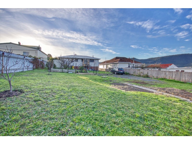 14 Dean Street, New Norfolk TAS 7140