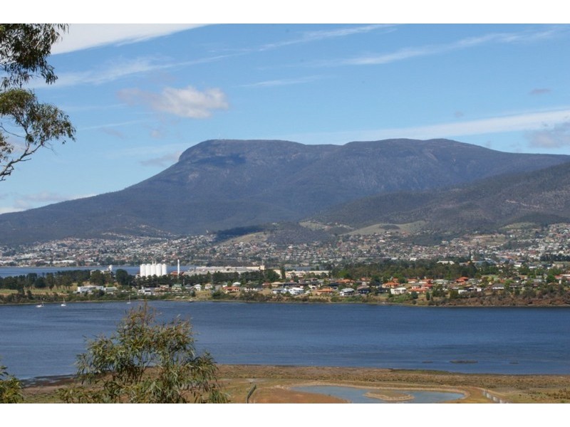 8 Whitegum Place, Old Beach TAS 7017