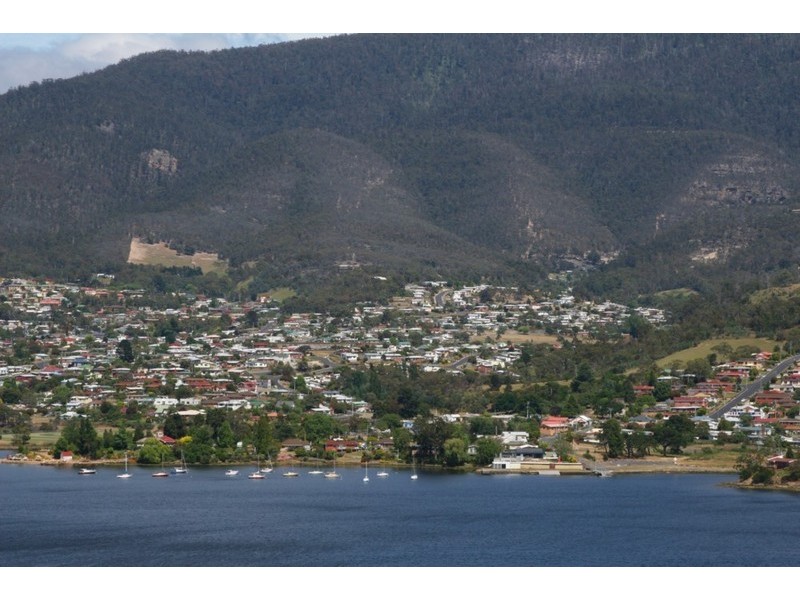 8 Whitegum Place, Old Beach TAS 7017