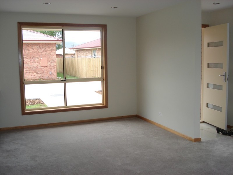 2/9 Henry Place, Brighton TAS 7030