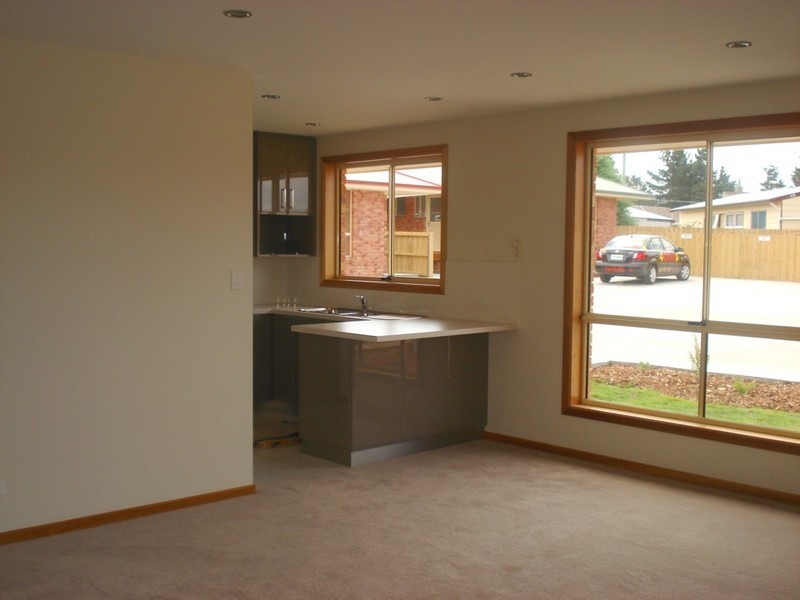 2/9 Henry Place, Brighton TAS 7030