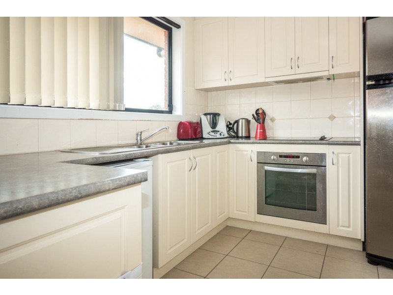2/142 Branscombe Road, Claremont TAS 7011
