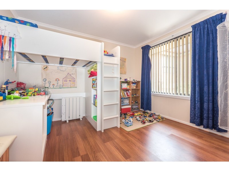 2/142 Branscombe Road, Claremont TAS 7011