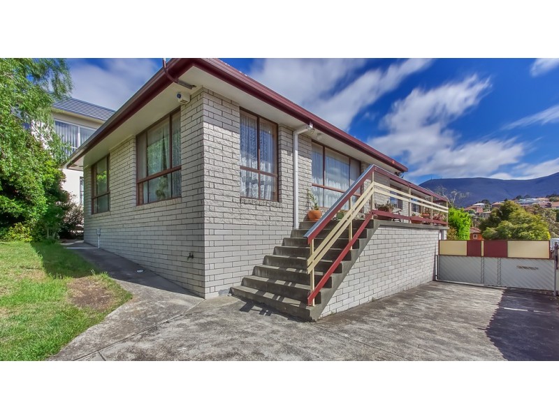 8 Cheviot Road, West Moonah TAS 7009
