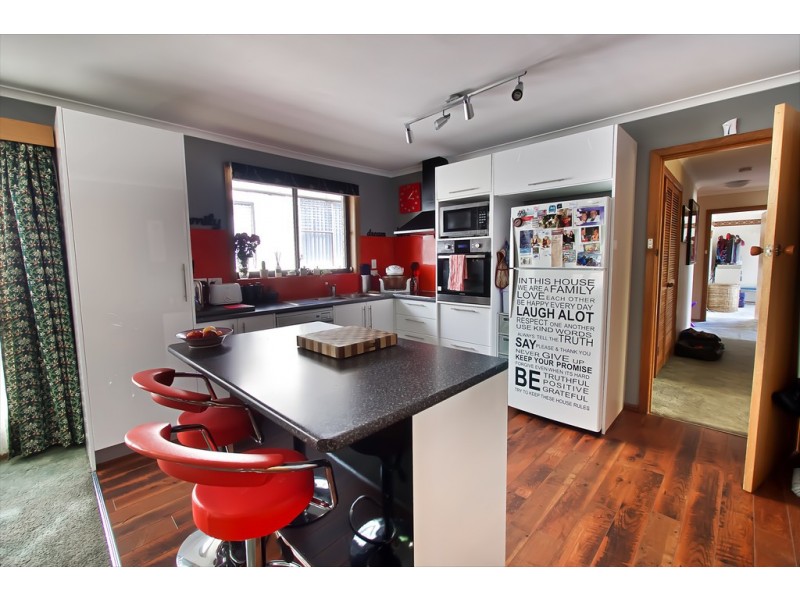 8 Cheviot Road, West Moonah TAS 7009