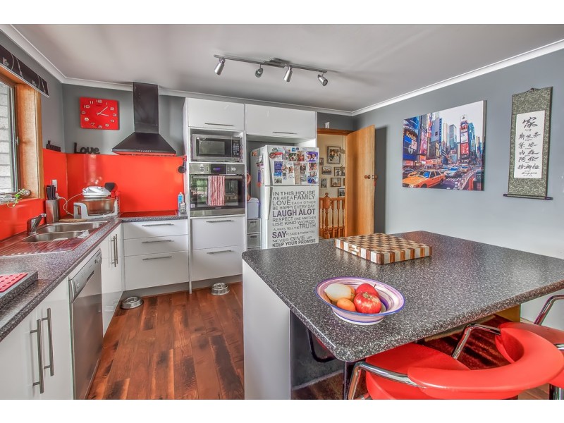 8 Cheviot Road, West Moonah TAS 7009