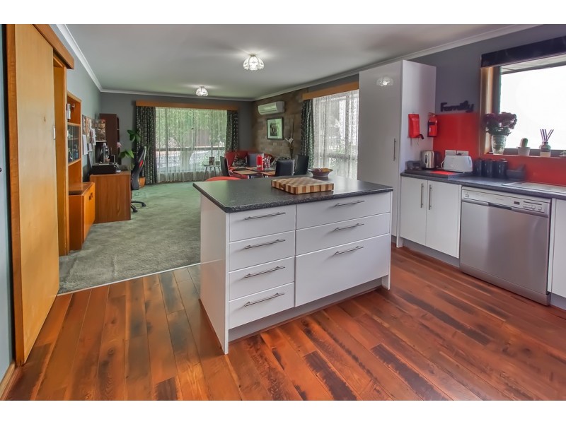 8 Cheviot Road, West Moonah TAS 7009