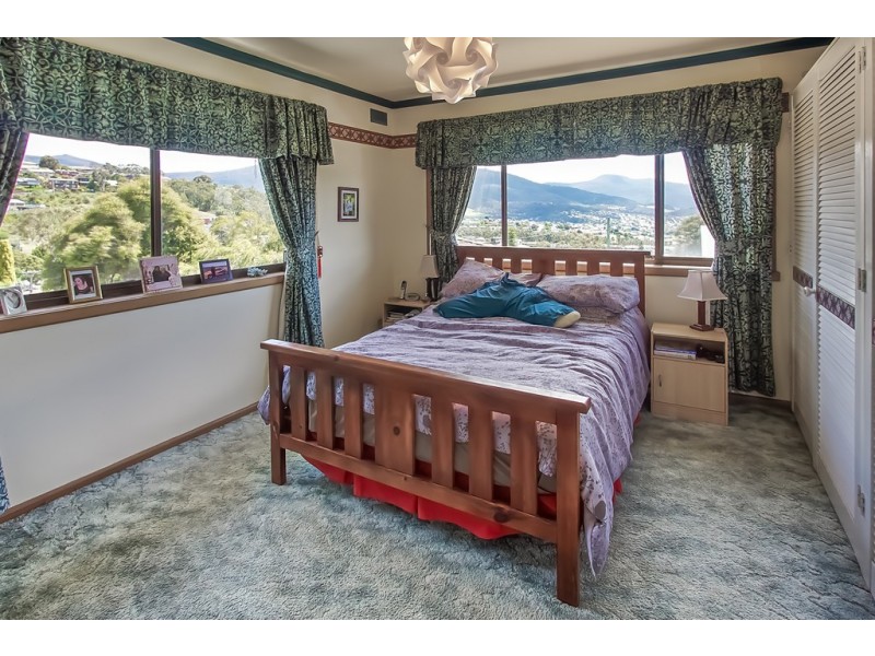 8 Cheviot Road, West Moonah TAS 7009