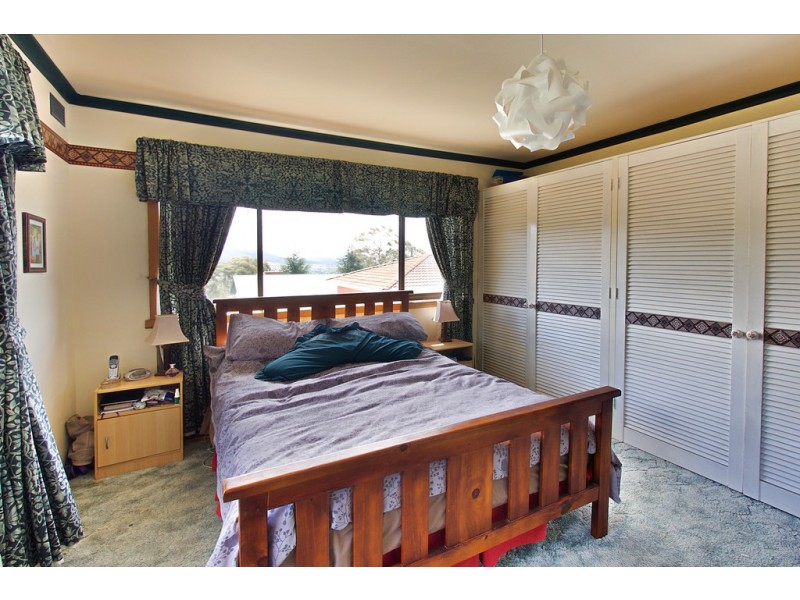 8 Cheviot Road, West Moonah TAS 7009