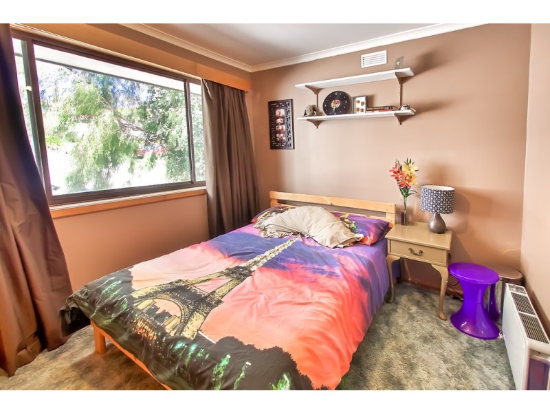 8 Cheviot Road, West Moonah TAS 7009