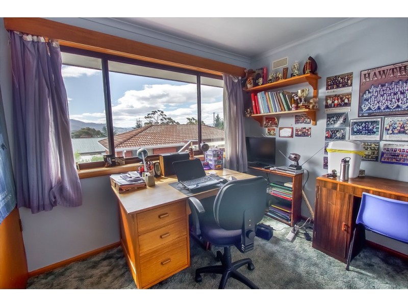 8 Cheviot Road, West Moonah TAS 7009