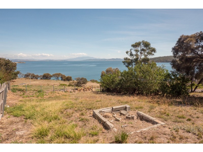 77 Grevillea Street, Primrose Sands TAS 7173
