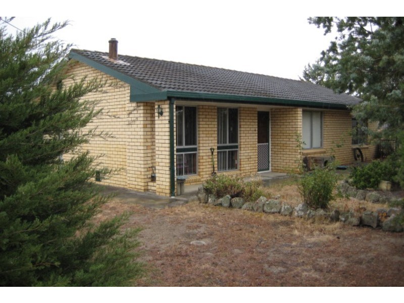 25 Roberts Street, Triabunna TAS 7190