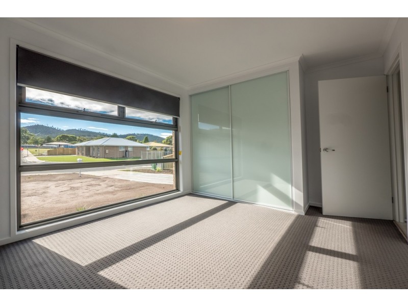27 Holmfield Avenue, Clarendon Vale TAS 7019