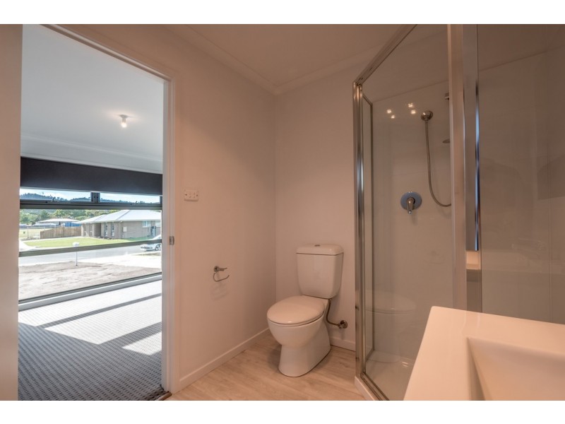 27 Holmfield Avenue, Clarendon Vale TAS 7019