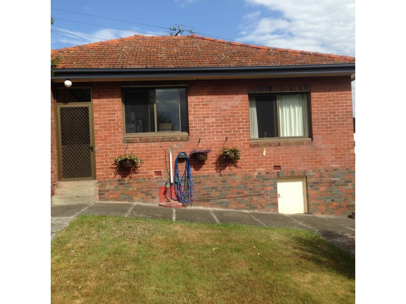 8 Pottery Road, Lenah Valley TAS 7008