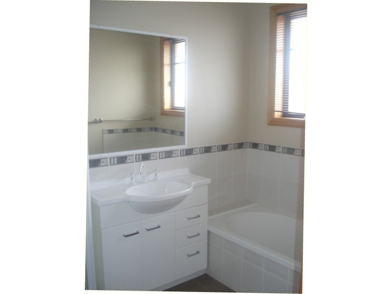 2a Madison Avenue, Brighton TAS 7030